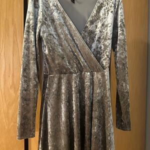 Forever 21 Gold Long Sleeve V-Neck Sheath Dress